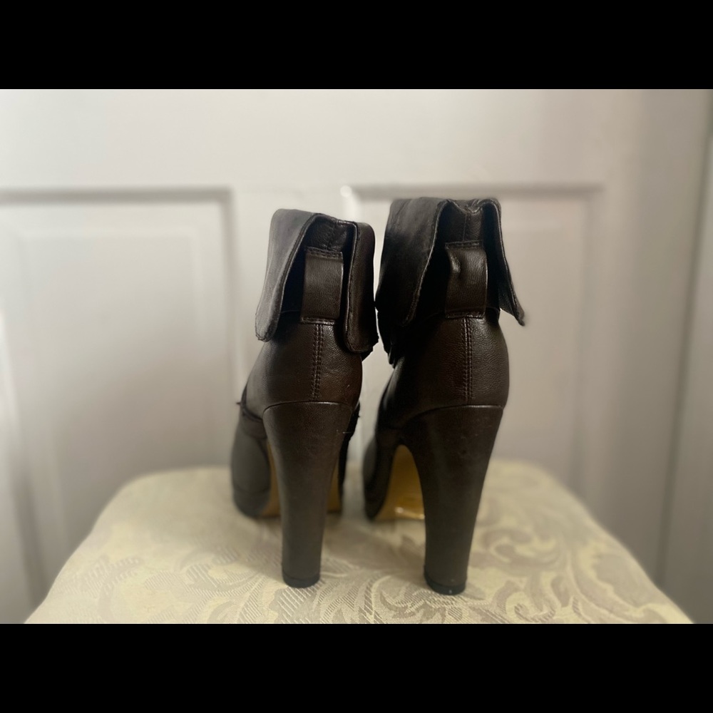 Like New Condition Size 8. Brand Unknown. - image 2